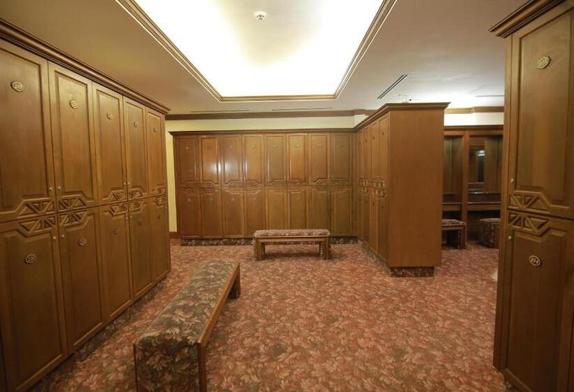 Resort The Suites At Mount Malarayat