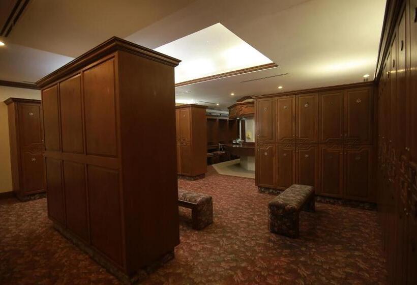 Resort The Suites At Mount Malarayat