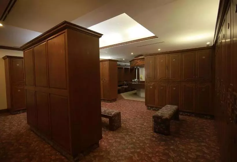 استراحتگاه The Suites At Mount Malarayat