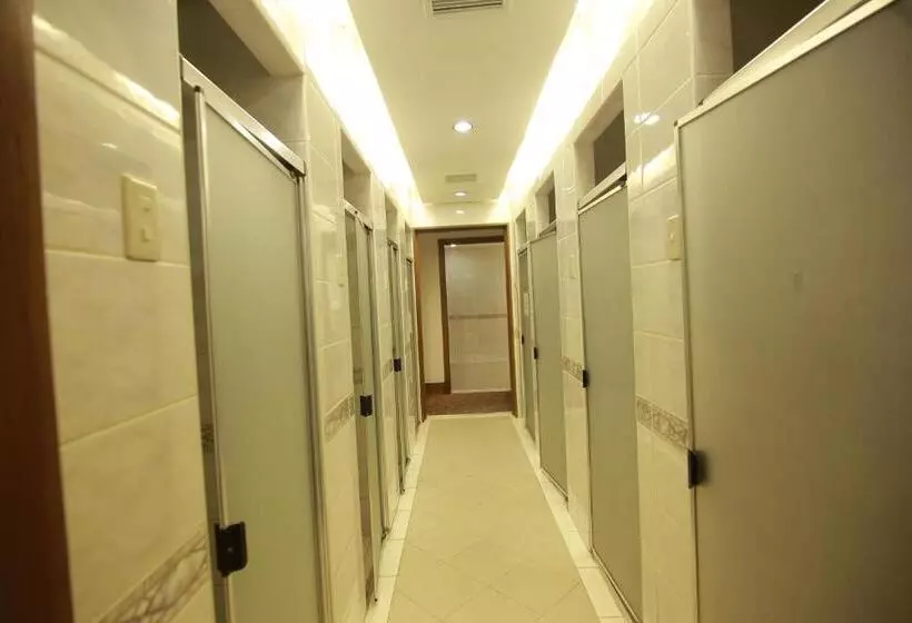 استراحتگاه The Suites At Mount Malarayat