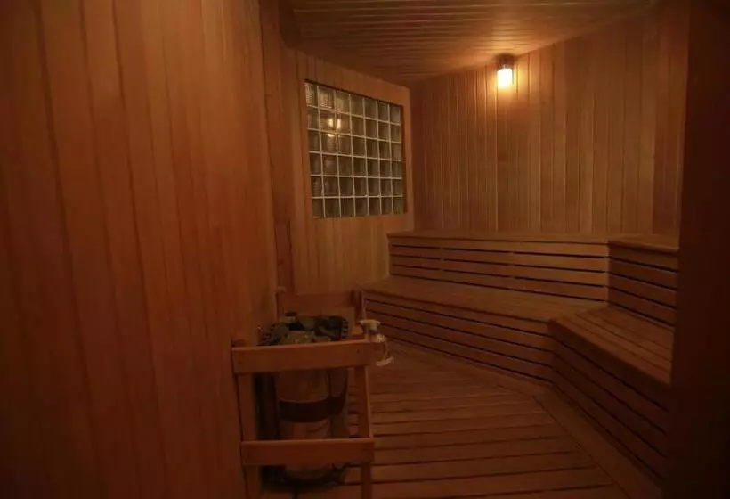 استراحتگاه The Suites At Mount Malarayat