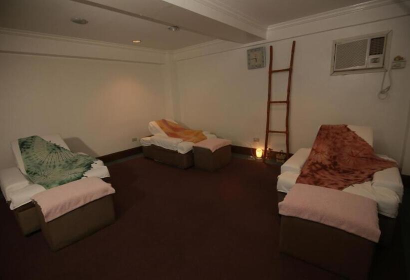 Resort The Suites At Mount Malarayat