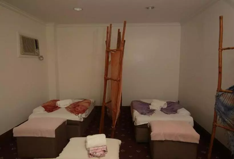 استراحتگاه The Suites At Mount Malarayat