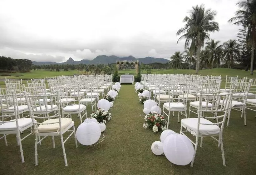 استراحتگاه The Suites At Mount Malarayat