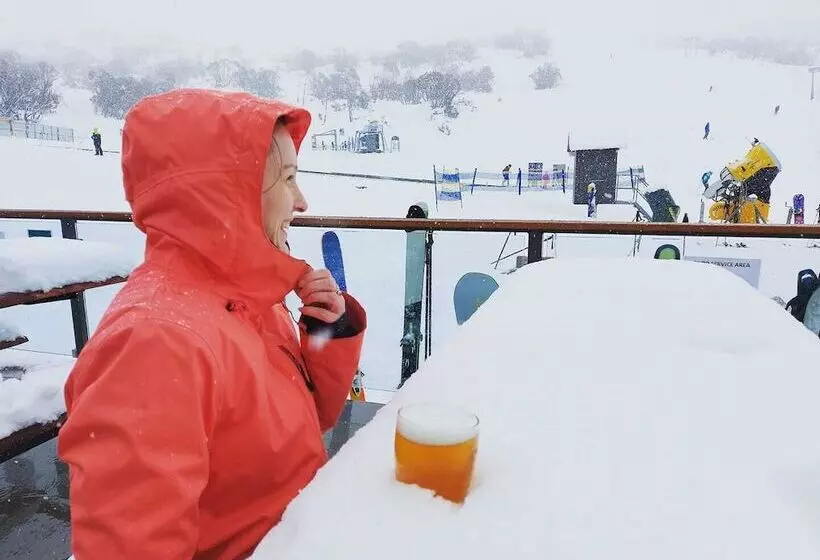 Smiggins Hotel & Chalet Apartments