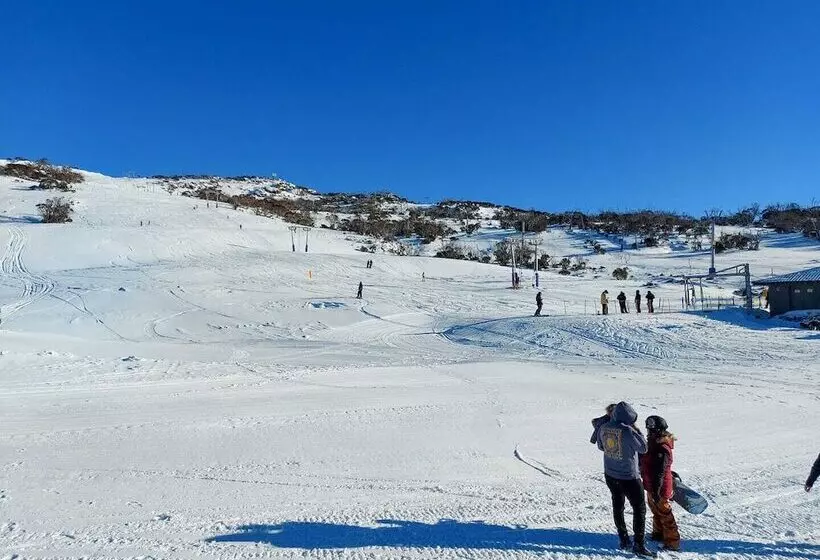 Smiggins Hotel & Chalet Apartments