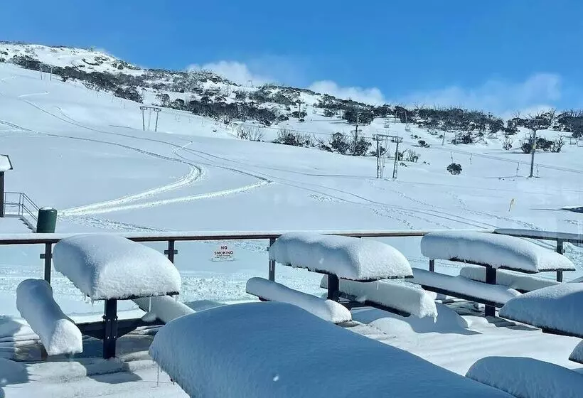 Smiggins Hotel & Chalet Apartments