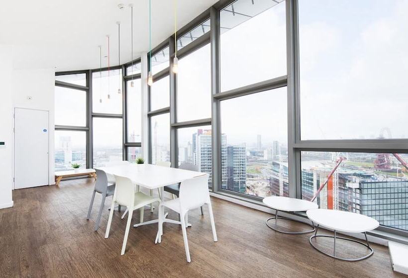 ユースホステル Vibrant Rooms For Students Only   London