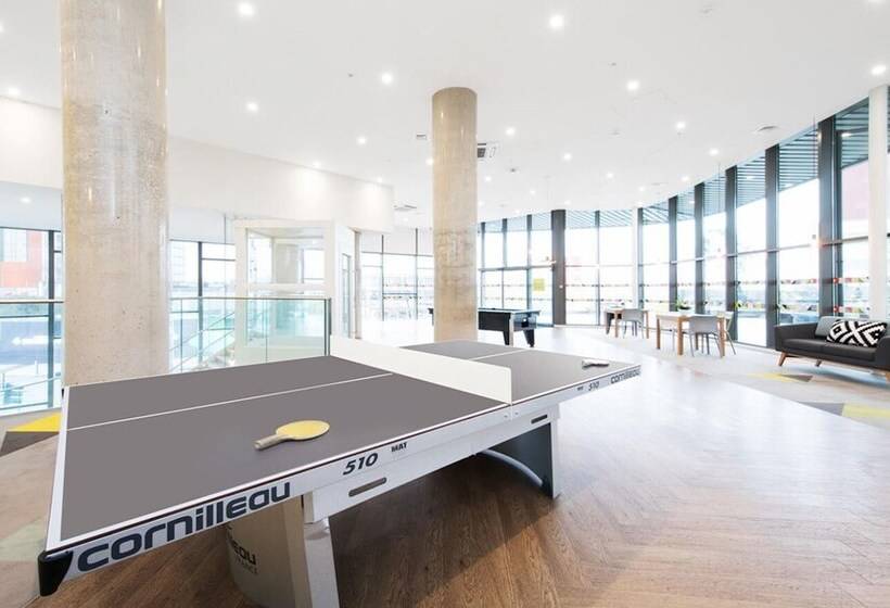 ユースホステル Vibrant Rooms For Students Only   London