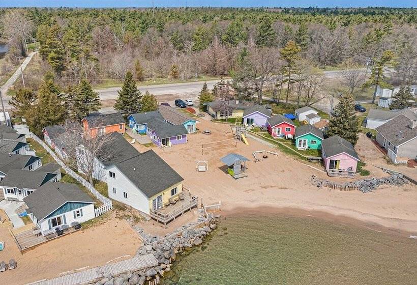 Aloha Beach Club Resort