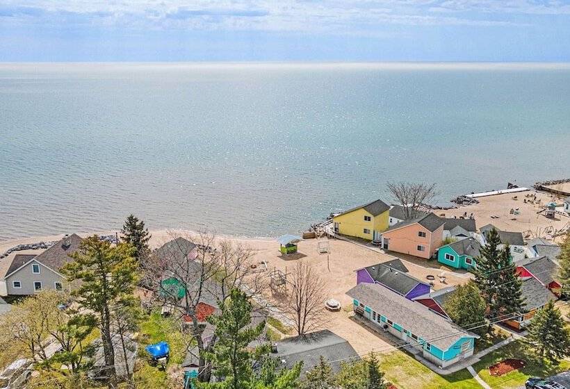 Aloha Beach Club Resort