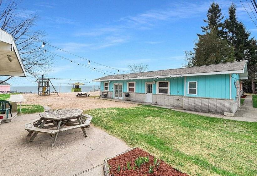 Aloha Beach Club Resort