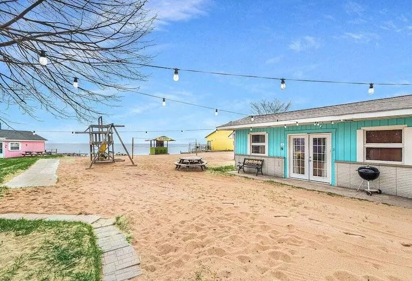 Aloha Beach Club Resort