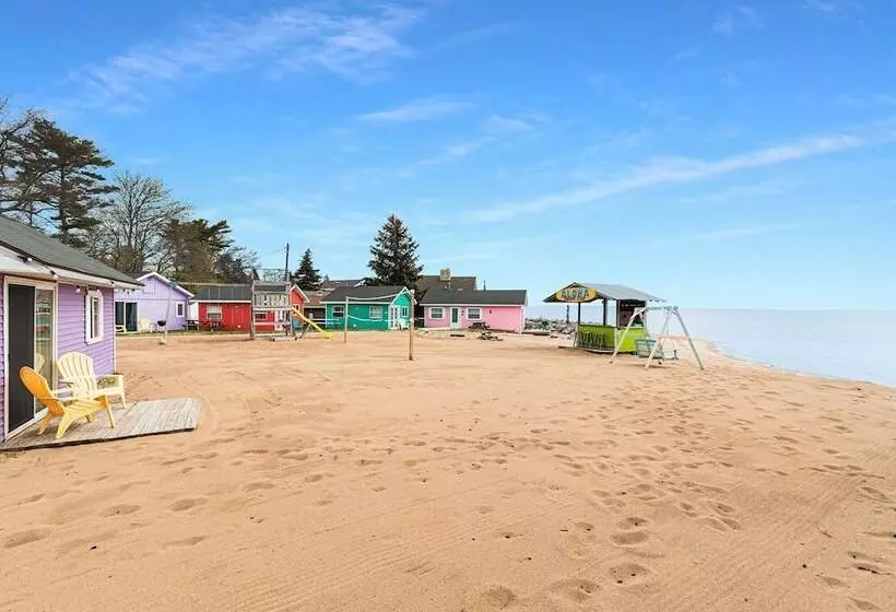 Aloha Beach Club Resort