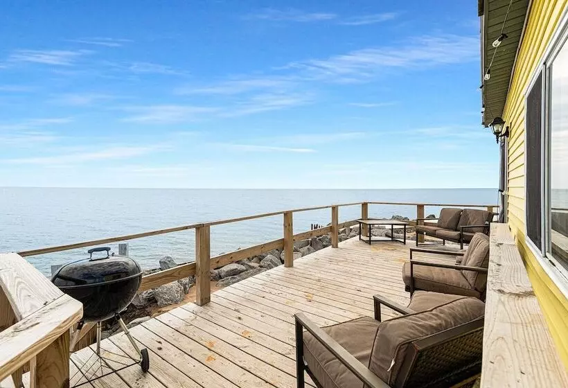 Aloha Beach Club Resort