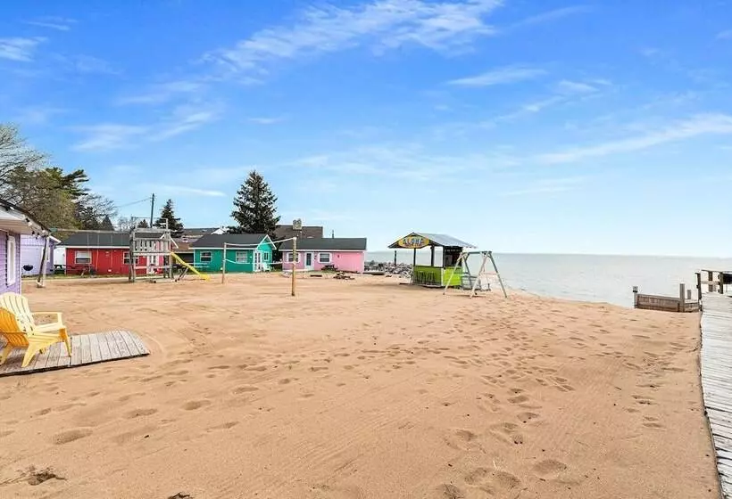 Aloha Beach Club Resort