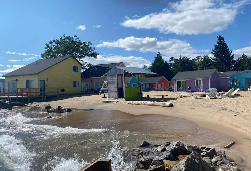 Aloha Beach Club Resort