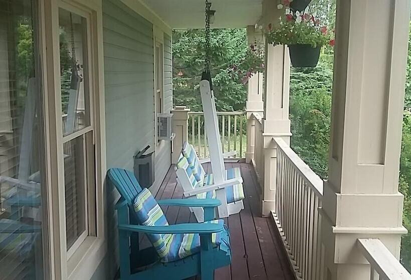 住宿加早餐 Carriage House Inn Four And A Half Stars