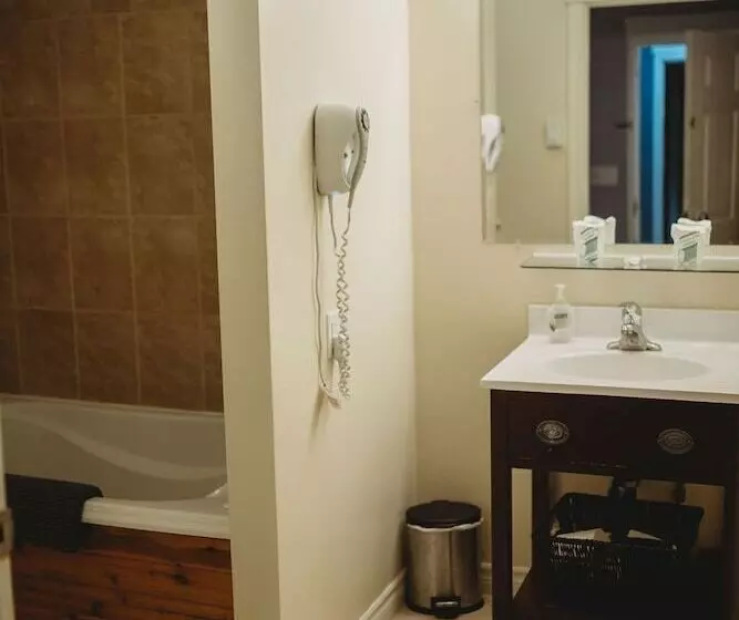 Aamiaismajoitus (B&B) Carriage House Inn Four And A Half Stars