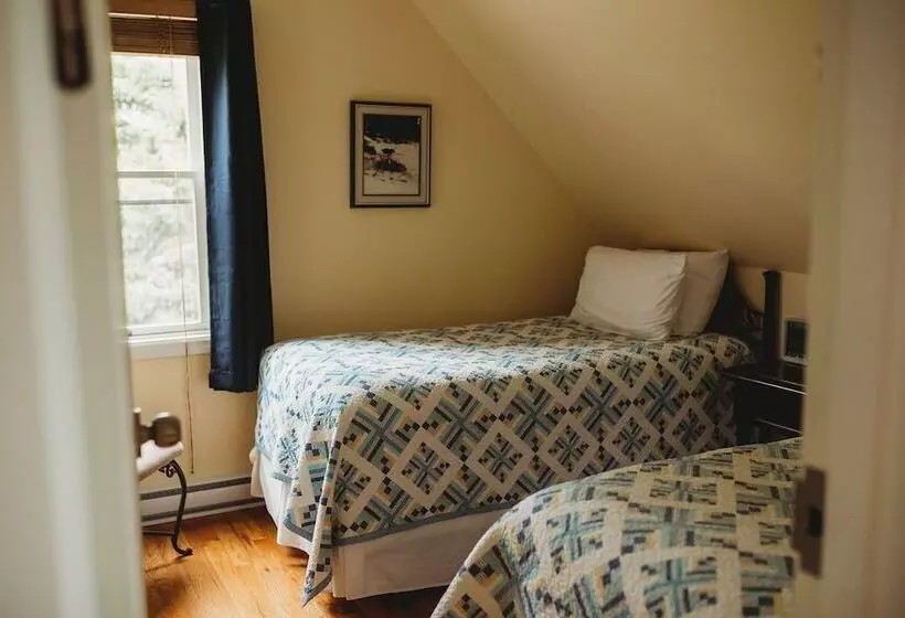 Aamiaismajoitus (B&B) Carriage House Inn Four And A Half Stars