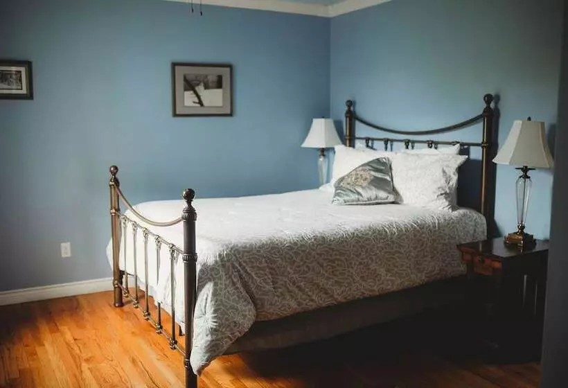Aamiaismajoitus (B&B) Carriage House Inn Four And A Half Stars