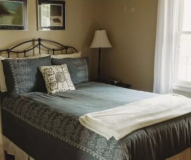 Aamiaismajoitus (B&B) Carriage House Inn Four And A Half Stars