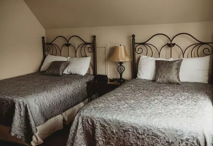 Aamiaismajoitus (B&B) Carriage House Inn Four And A Half Stars