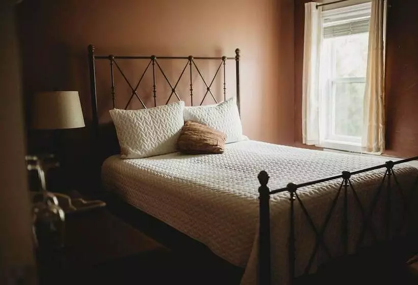 Aamiaismajoitus (B&B) Carriage House Inn Four And A Half Stars