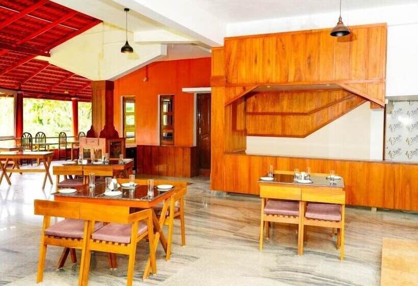 住宿加早餐  Deva Maani Coorg Nature Holiday