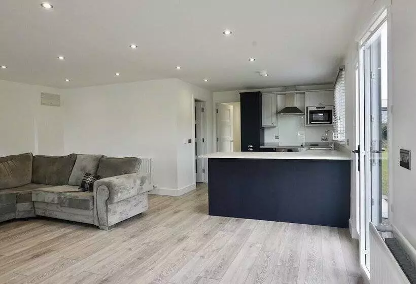 Castle View Chalet By Clonlum Cottages