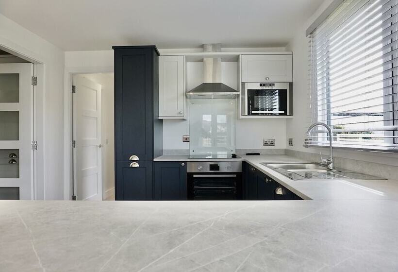 Castle View Chalet By Clonlum Cottages