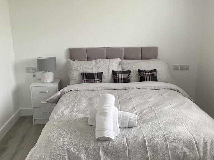 Castle View Chalet By Clonlum Cottages