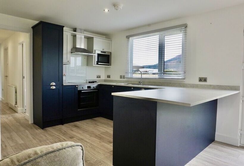 Castle View Chalet By Clonlum Cottages