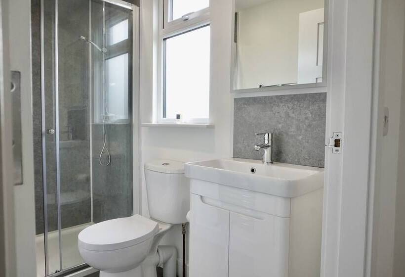 Castle View Chalet By Clonlum Cottages