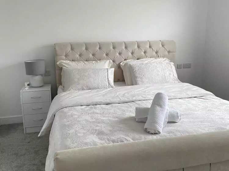 Castle View Chalet By Clonlum Cottages