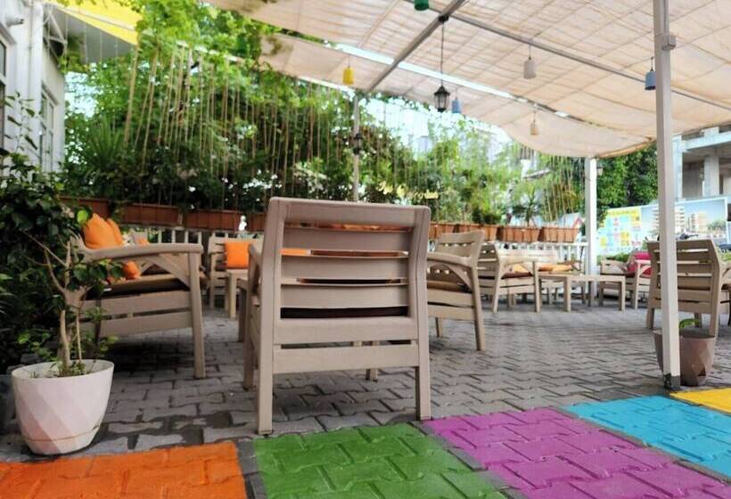 Fi̇ni̇ke Sever Otel