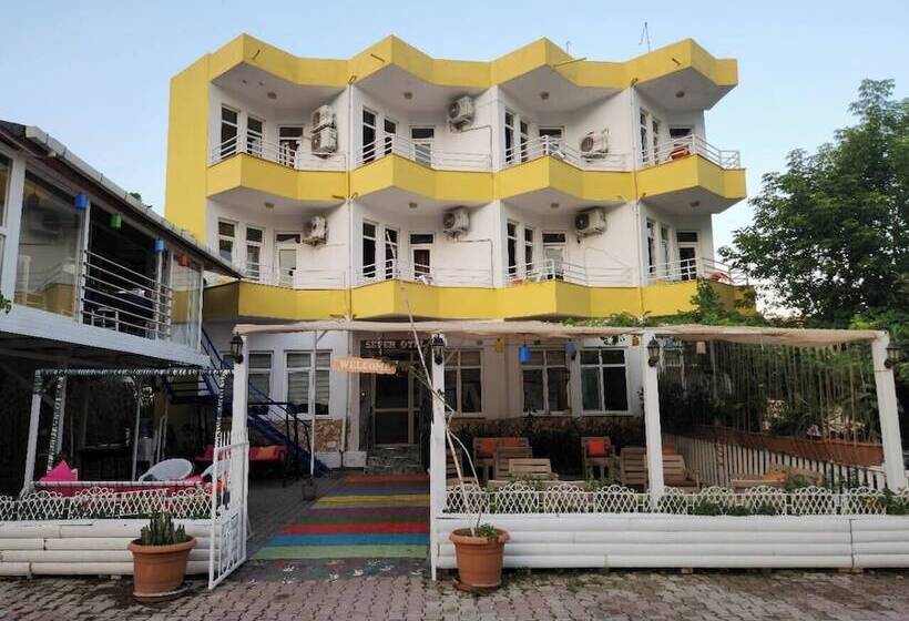 Fi̇ni̇ke Sever Otel