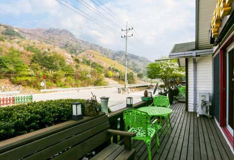 Geumdanggyegok Blue Mountain Pension