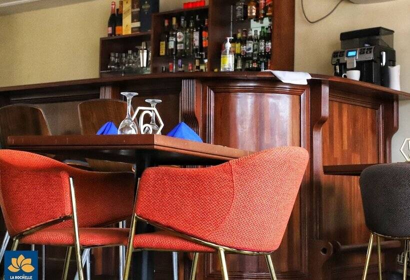 هتل La Rochelle Hôtel