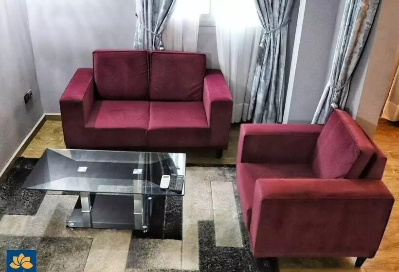 هتل La Rochelle Hôtel