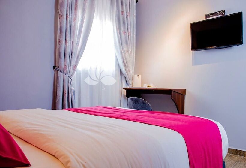 هتل La Rochelle Hôtel