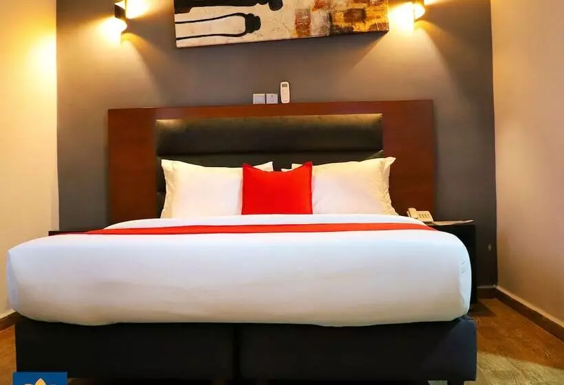 هتل La Rochelle Hôtel