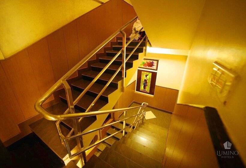 בית מלון כפרי Lumino Rainbow Munnar