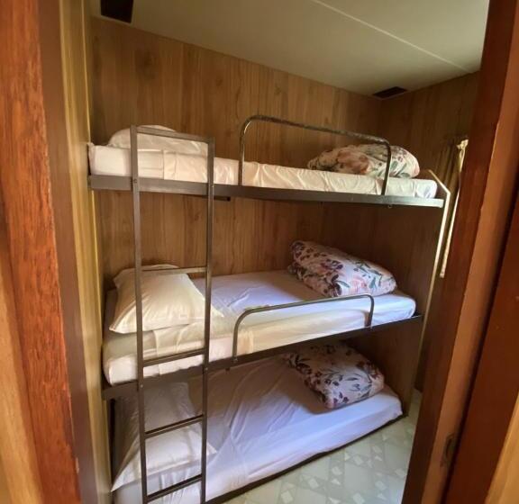 בית מלון כפרי Mansfield Lakeside