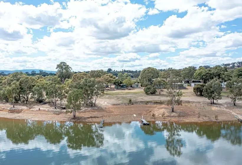 Hotelli Mansfield Lakeside