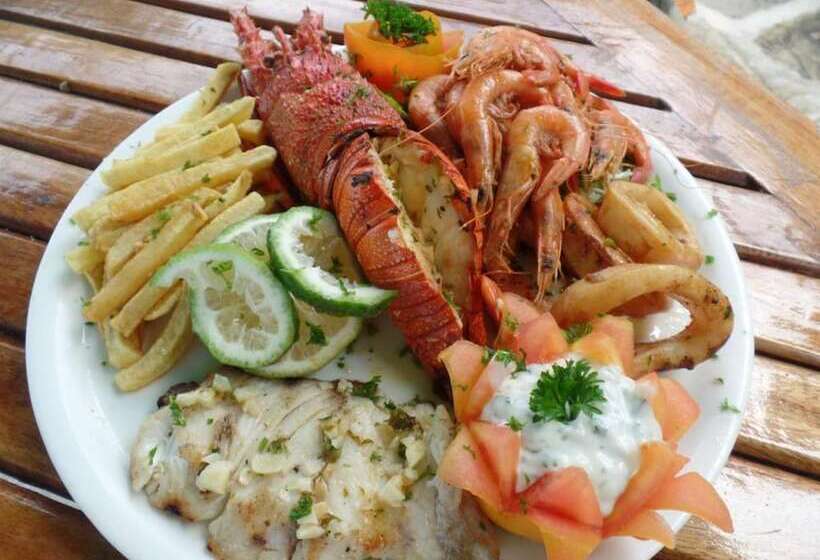 هتل Mnarani Beach Club