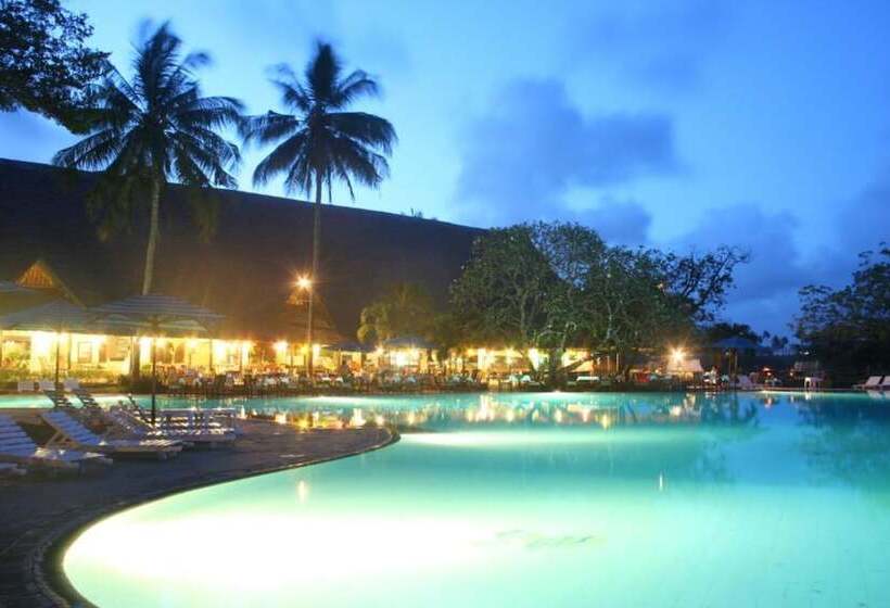 هتل Mnarani Beach Club