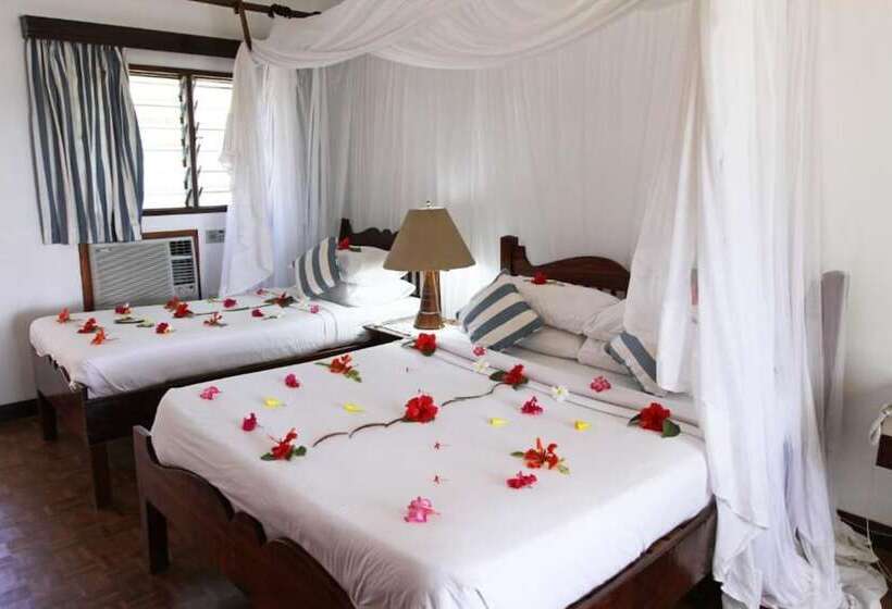 هتل Mnarani Beach Club