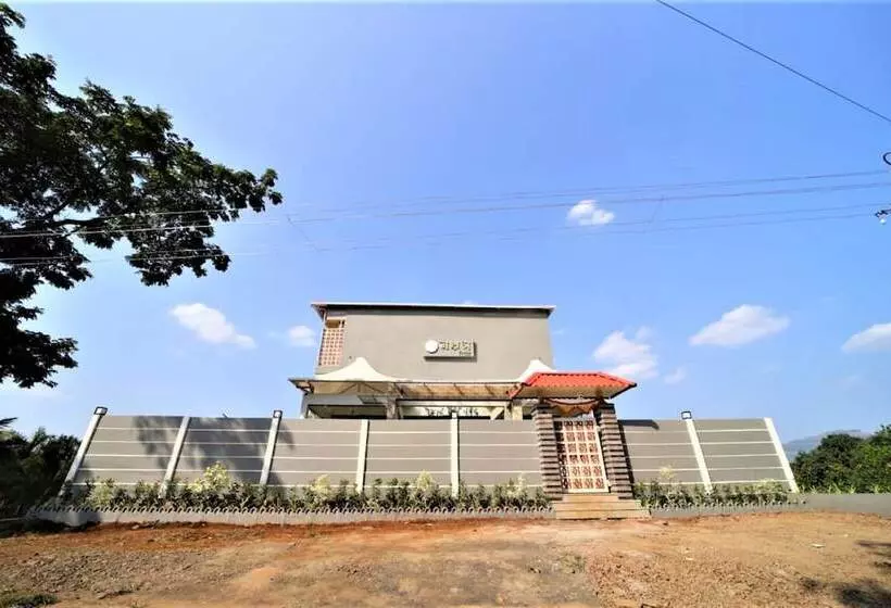 ホテル Nakshatra Resort