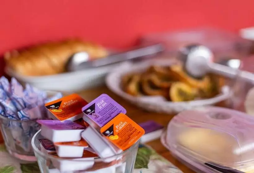 ホテル Pousada Salomé